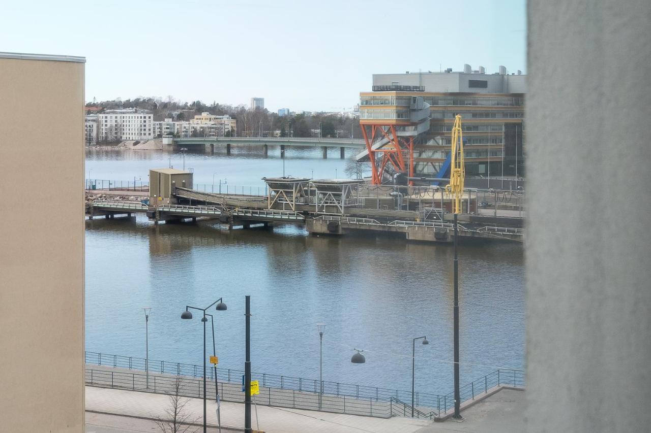 Hiisi Hotel Helsinki Jaetkaesaari 外观 照片