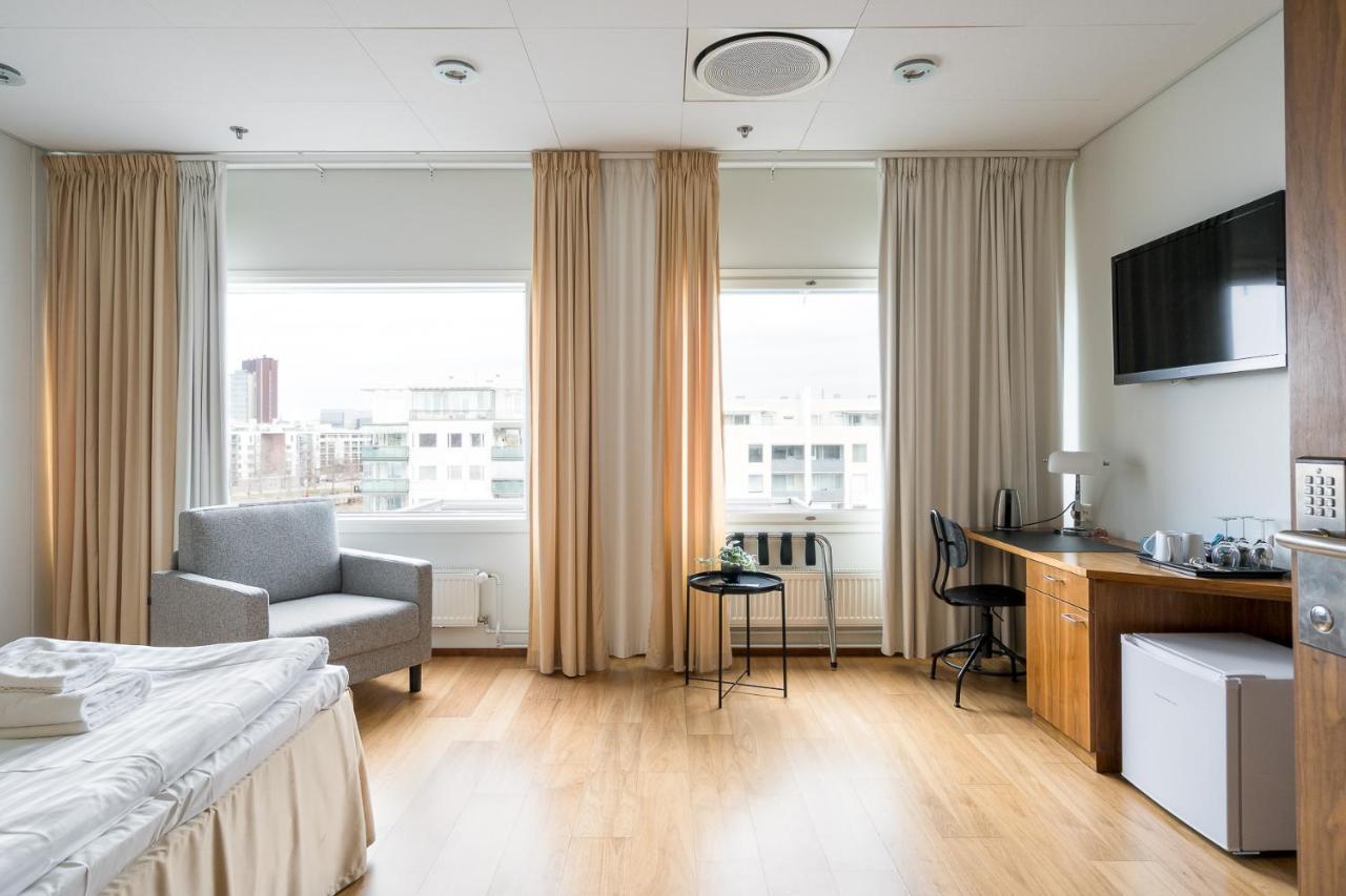 Hiisi Hotel Helsinki Jaetkaesaari 外观 照片
