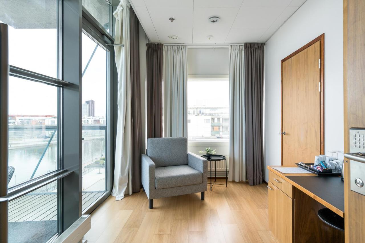 Hiisi Hotel Helsinki Jaetkaesaari 外观 照片